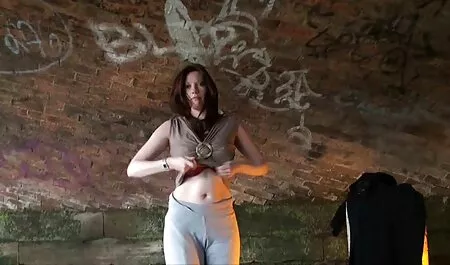 Момичета клуб Bi танци и porno cecs шибан