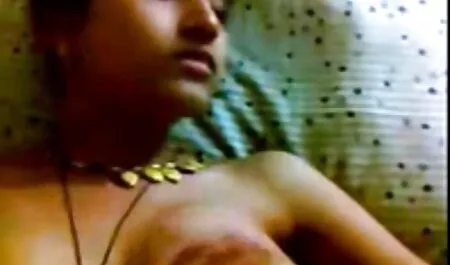 Двойка годни момиче дяволите-Любителски порно със студентки