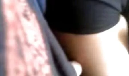 Busty блондинка маце любителски секс пума Швед пръсти С Мис