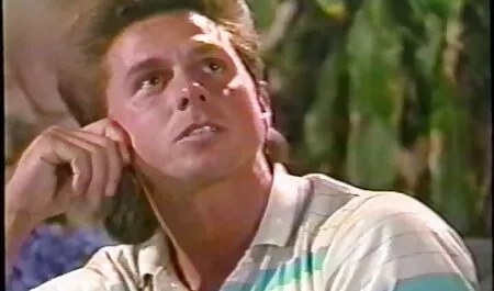 Домакинята отвън прави секс. секс видео безплатно