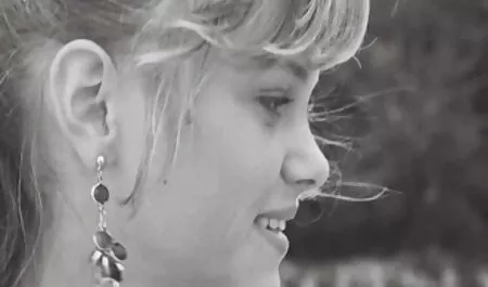 Блондинка МФ прецака в задника и отнема italianski porno лицето