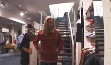 Гореща блондинка не аполония лапиедра може да чака да се чука