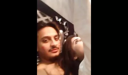 Реалити секс видео безплатно Kings-Мила мига гърдите и да направи справка