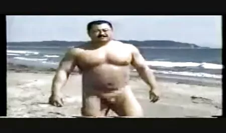 Тийнейджър в размирици порно със студентки