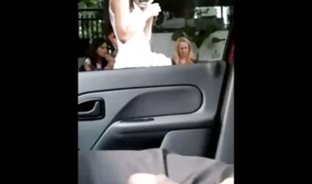 Красива азиатско момиче, и смучене pornozaiki на пениса, който е дебел.