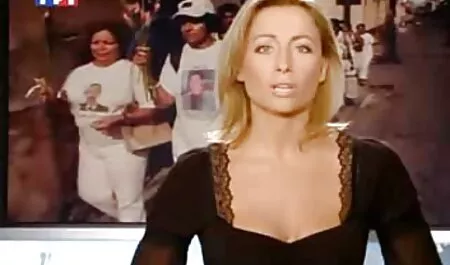 Домашни любимци на тавана на апартамента на Ники Бенц и путката й са пълни с кран! onlain seks video