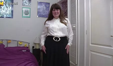 И големи гърди в тесни панталони порно секс клип