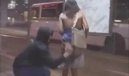 Stripped кели брук порно Thai мацка сина си на леглото