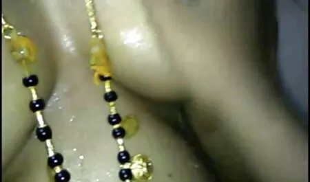 Тялото на Gianna е все по-горещо и по-горещо поради порно секс клип a масло