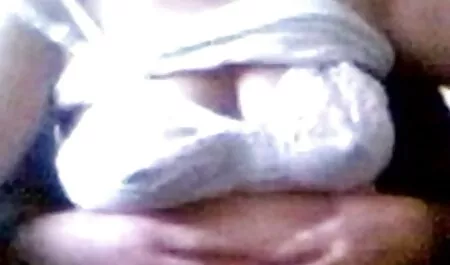 Блондинка Анджела Бамби секс с секретарка първо опитва анален секс